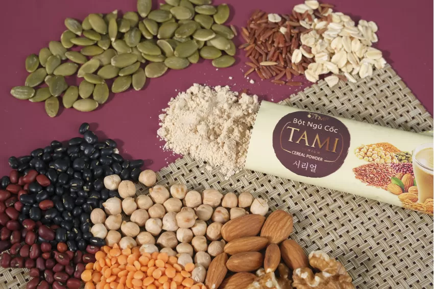 Bột ngũ cốc Tami ít ngọt 900g
