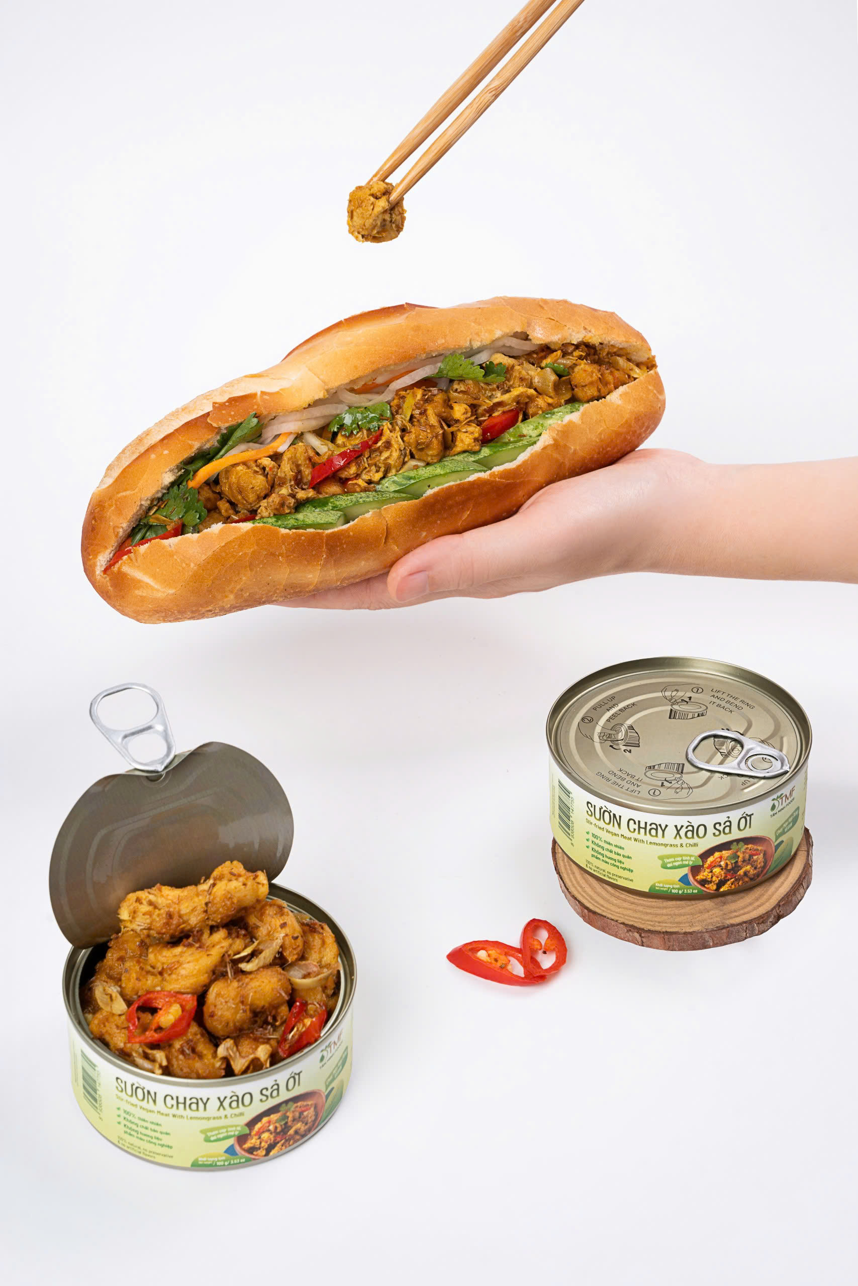 Stir-fried vegen meat with lemongrass and chili 100g